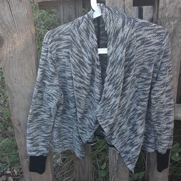 Sweater - Picture 1 of 4